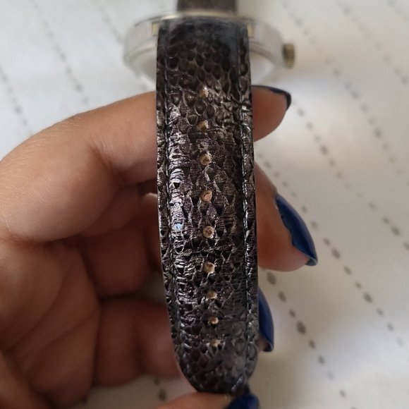 Women's Watch - Picture 5 of 5